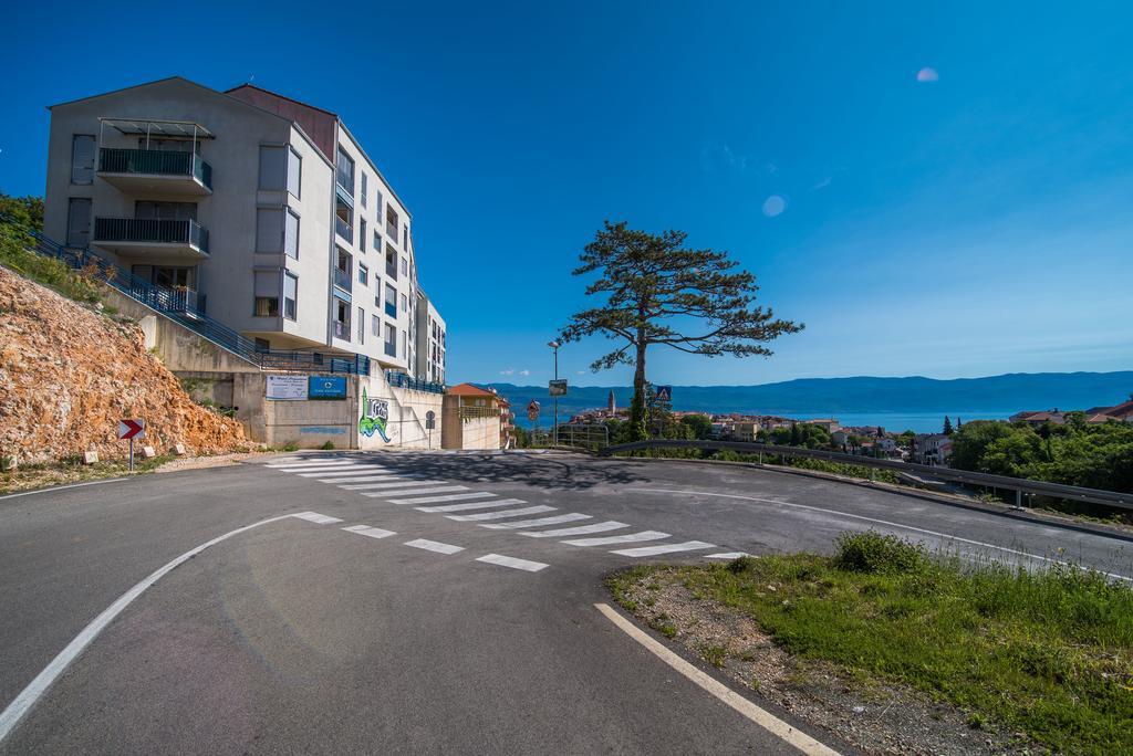 Apartman Leona Apartamento Vrbnik Exterior foto
